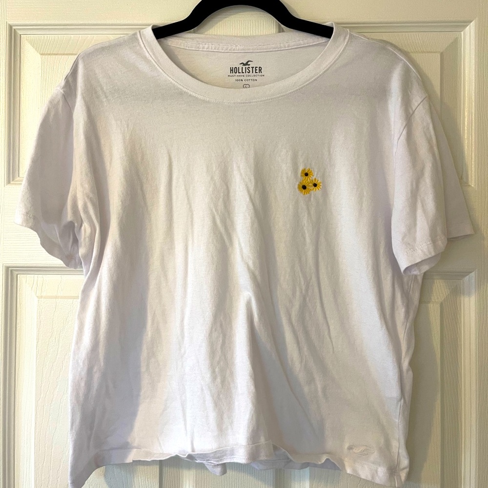 Hollister Cropped Sunflower T Shirt